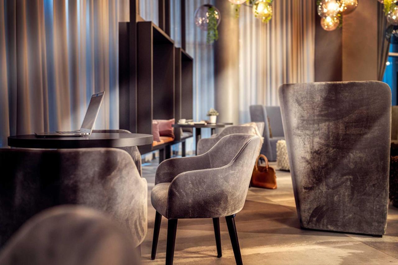 J44 Lifestyle Hotel Τζεσόλο Λίντο Εξωτερικό φωτογραφία The lounge at the airport