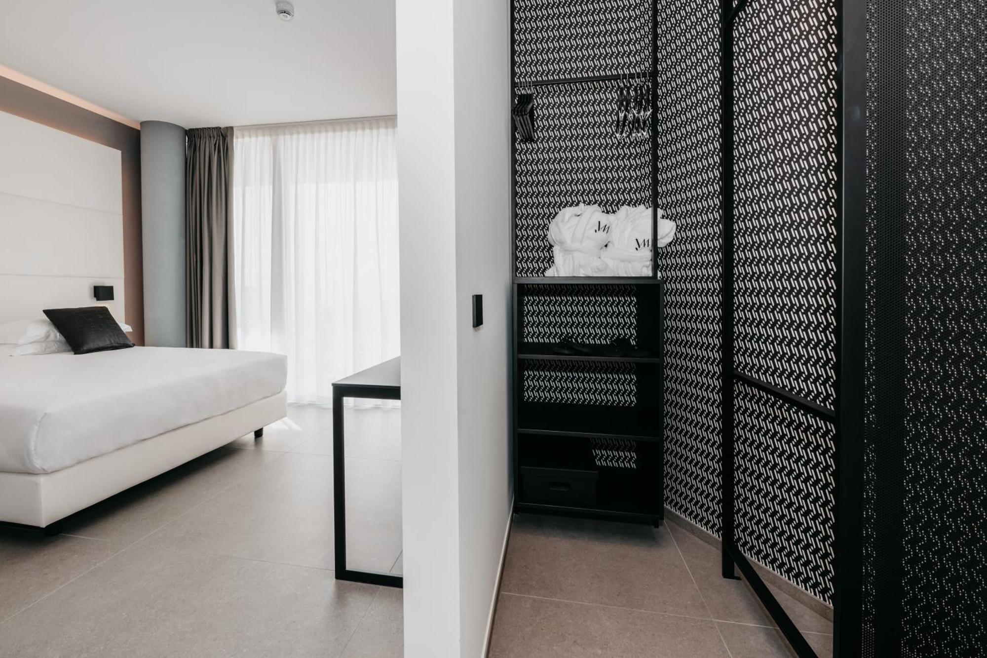 J44 Lifestyle Hotel Τζεσόλο Λίντο Εξωτερικό φωτογραφία A room at the hotel