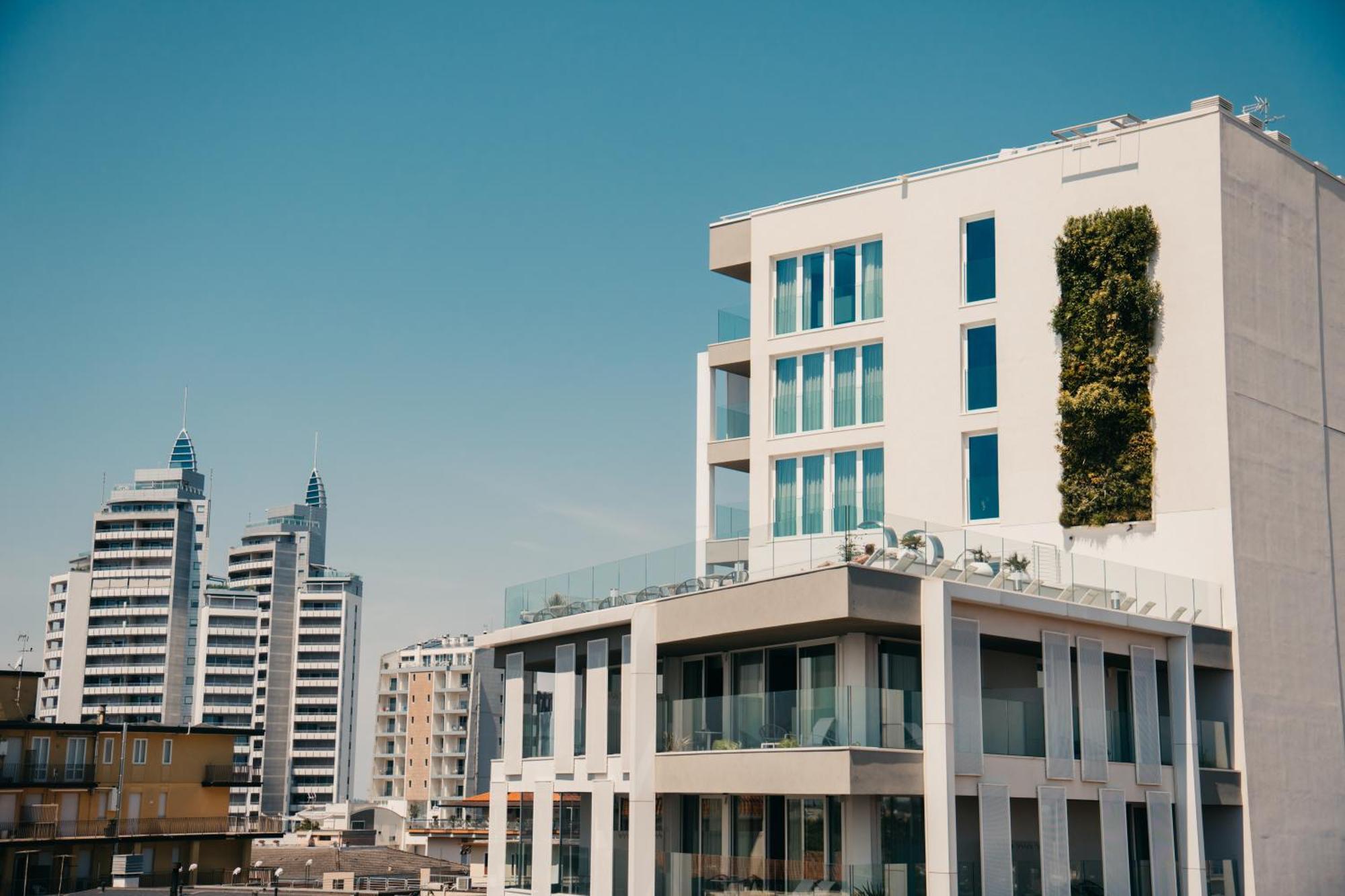 J44 Lifestyle Hotel Τζεσόλο Λίντο Εξωτερικό φωτογραφία Residential buildings in Nicosia