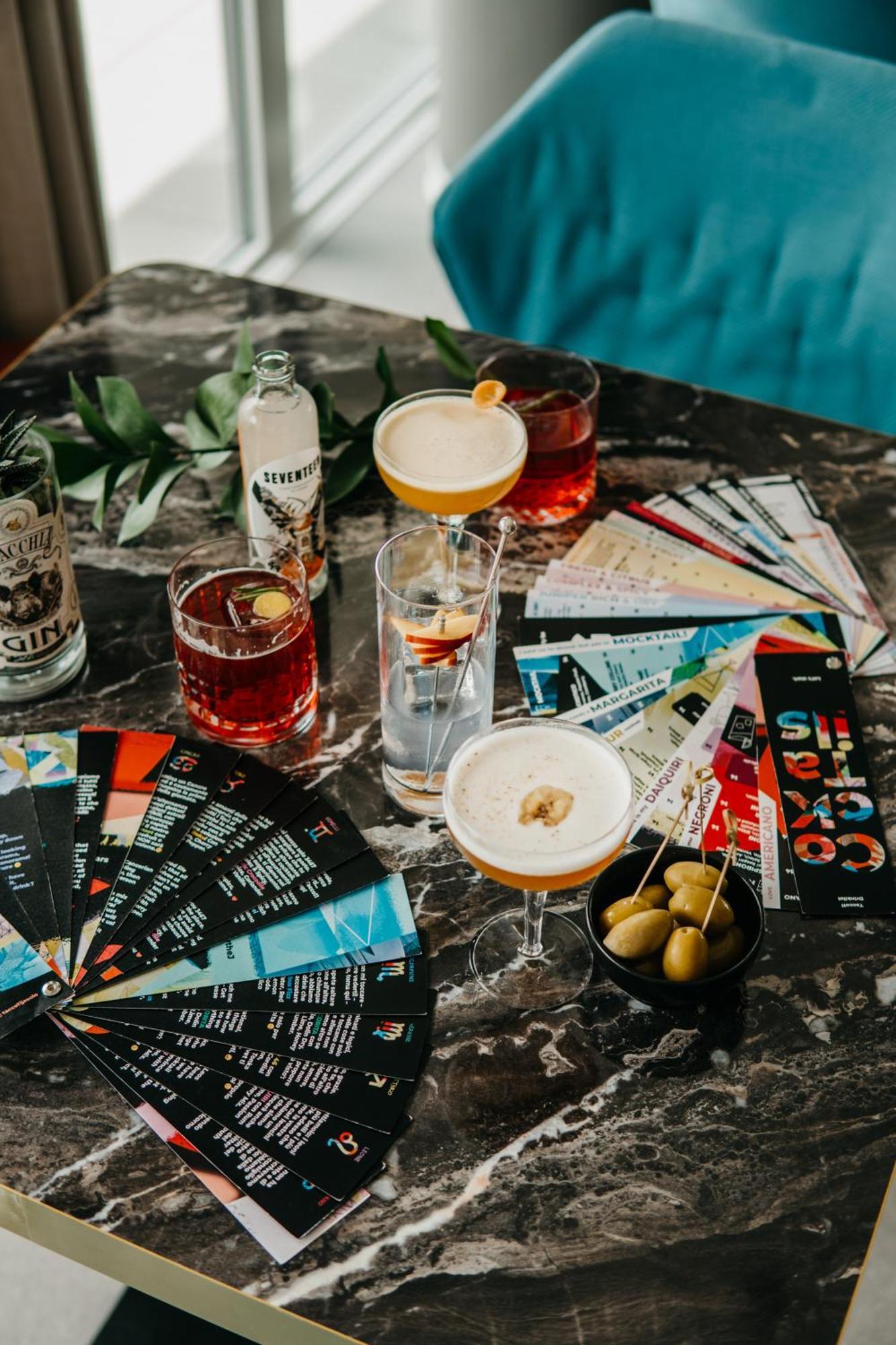 J44 Lifestyle Hotel Τζεσόλο Λίντο Εξωτερικό φωτογραφία Cocktails at the bar